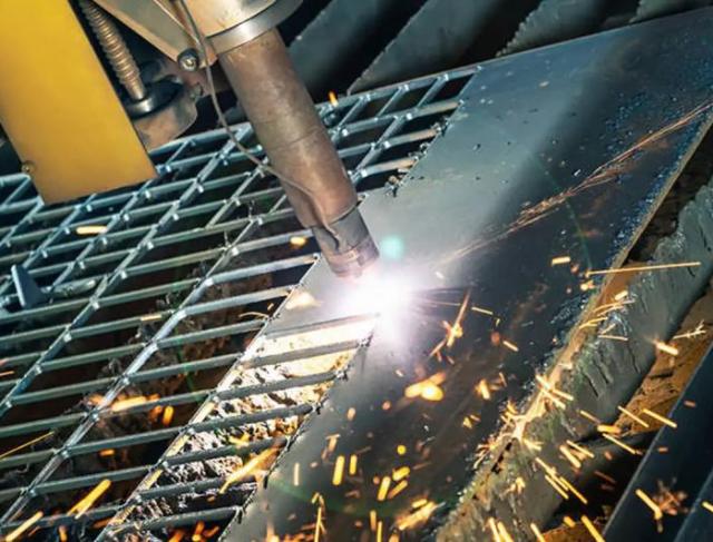 Tecnologia Plasma na Construção: Revolução no Corte de Chapas Metálicas