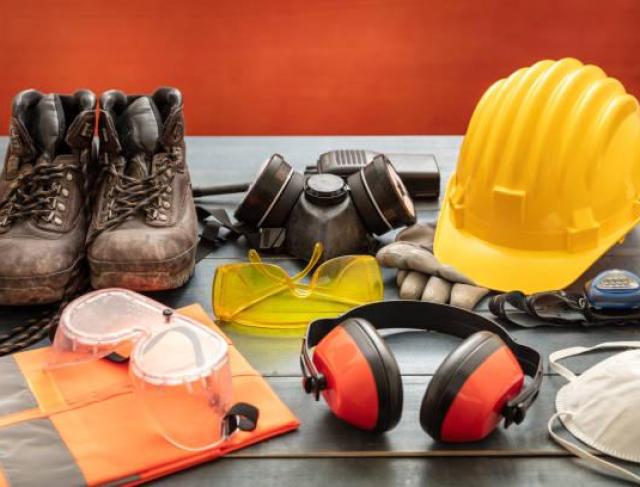 Segurança na Obra: O Checklist Definitivo de EPIs para a Construção Civil em Unaí